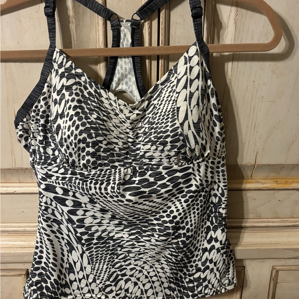 Women’s Tek Gear Tankini Sports Top. Size M. EUC.